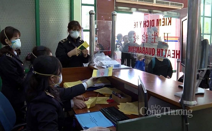 "Căng mình" chặn dịch viêm phổi Vũ Hán ở Cửa khẩu Lào Cai cang minh chan dich viem phoi vu han o cua khau lao cai