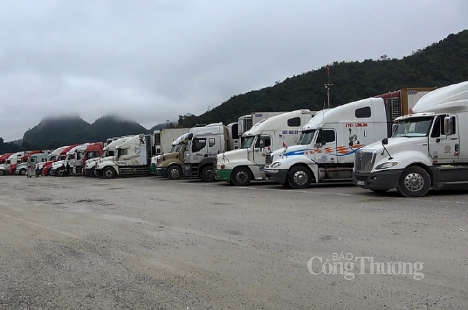 tiep tuc xuat nhap khau hang hoa qua cua khau phu o lang son va quang ninh