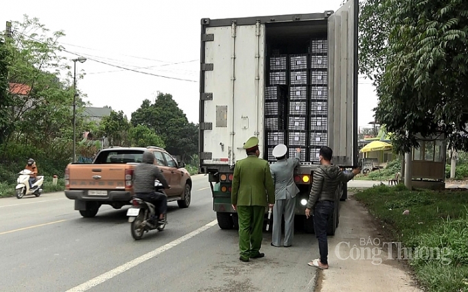 Lạng Sơn: Vận chuyển hàng nhập lậu qua Trạm Dốc Quýt giảm lang son van chuyen hang nhap lau qua tram doc quyt giam