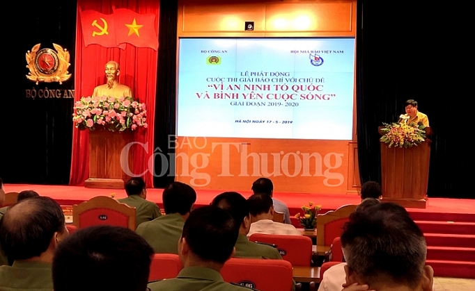 Phát động Giải báo chí “Vì an ninh Tổ quốc và bình yên cuộc sống” 2019-2020 phat dong giai bao chi vi an ninh to quoc va binh yen cuoc song 2019 2020