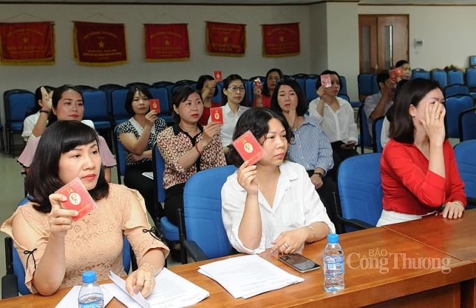 Đảng bộ Báo Công Thương: Xây dựng Đảng bộ trong sạch, vững mạnh, phát triển bền vững xay dung dang bo trong sach vung manh phat trien ben vung