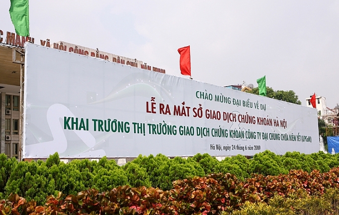 cung co va bo sung tinh thi truong cho co phieu upcom