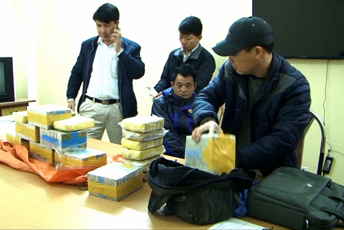 buon lau van dien bien phuc tap va ngay cang manh dong