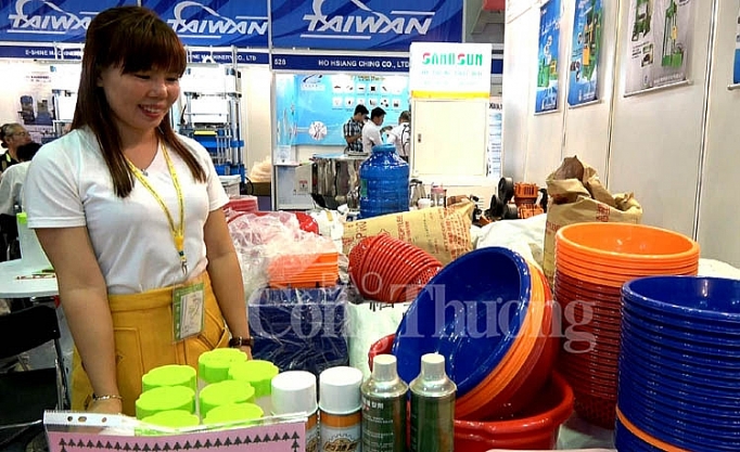 rui ro thach thuc nganh cong nghiep nhua ky i tang truong cao trinh do phat trien thap