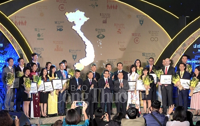 ton vinh doanh nghiep ben vung 2019