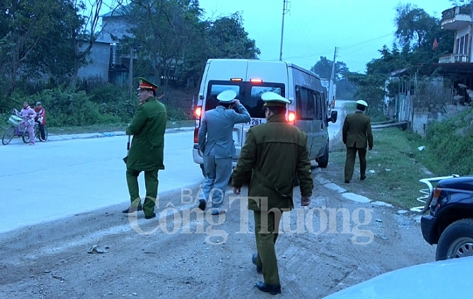 “Siết” kiểm soát hàng hóa nhập lậu đi qua Trạm Dốc Quýt siet kiem soat hang hoa nhap lau di qua tram doc quyt