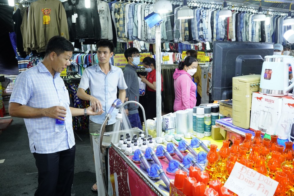 undefined Khai mạc Hội chợ Công Thương khu vực Đồng bằng sông Cửu Long - Hậu Giang 2022