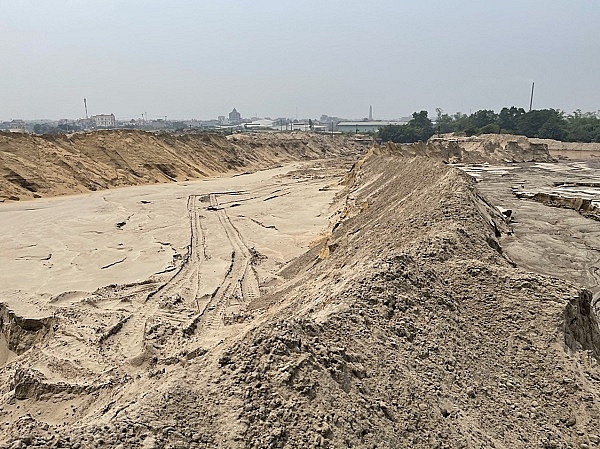 Hà Nội phát hiện và xử lý kho cát lậu 11.389 m3 tại Thường Tín