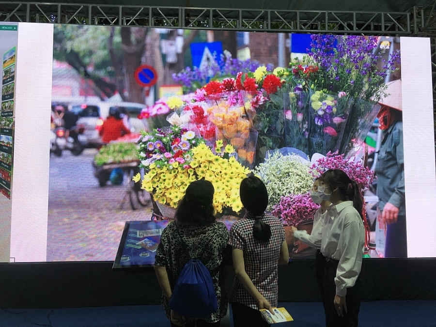 Trải nghiệm độc đáo tại Lễ hội Du lịch: “Hà Nội - Đến để yêu” Trải nghiệm độc đáo tại Lễ hội Du lịch: “Hà Nội Đến để yêu”