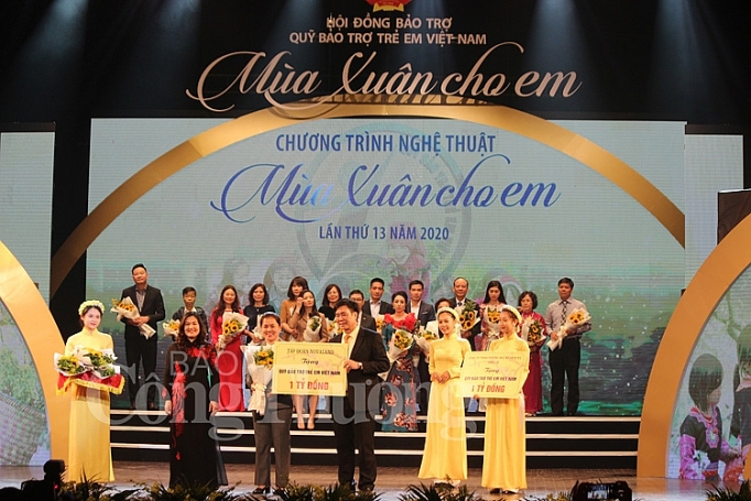 Mùa Xuân cho em lần thứ 13: Tiếp nhận hơn 114 tỷ đồng hỗ trợ trẻ em khó khăn mua xuan cho em lan thu 13 tiep nhan hon 114 ty dong ho tro tre em kho khan