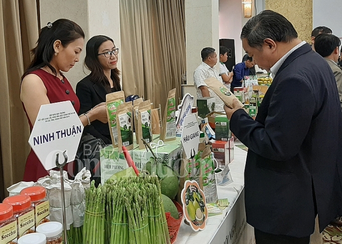 Năm 2020: Sẽ tiêu chuẩn hóa, công nhận thêm ít nhất 1.200 sản phẩm OCOP nam 2020 se tieu chuan hoa cong nhan them it nhat 1200 san pham ocop