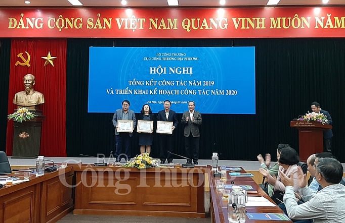 can di sau danh gia ky va dua ra giai phap de cong thuong dia phuong phat trien