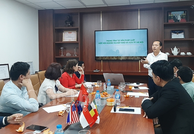 ha noi day manh hoat dong doi thoai ho tro tu van phap luat cho doanh nghiep nho va vua