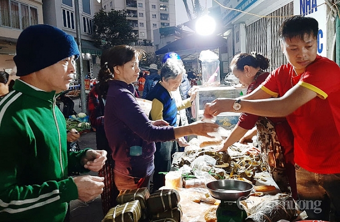 Rộn ràng chợ Tết ông Công, ông Táo ron rang cho tet ong cong ong tao