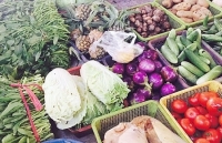 Thị trường ngày 3 Tết: Rau xanh tăng giá, mặt hàng thực phẩm ổn định