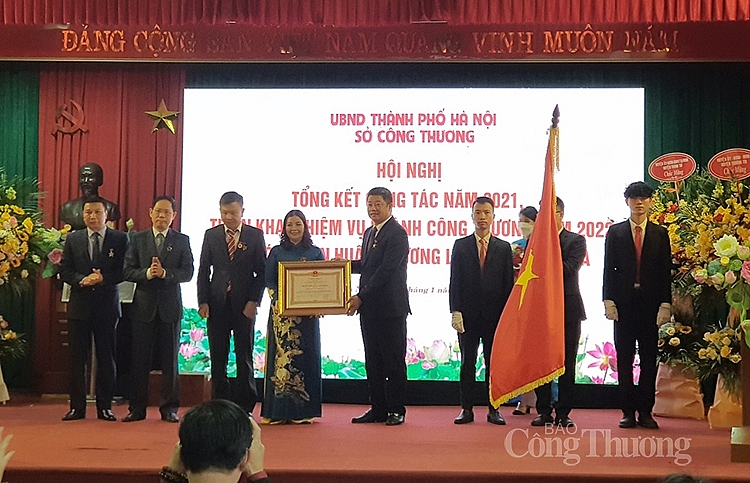 Nhân dịp này, Sở Công Thương đã được Nhà nước tặng Huân chương lao động hạng 3 vì có thành tích xuất sắc trong việc triển khai nhiệm vụ năm 2021. Nhân dịp này, Sở Công Thương đã được Nhà nước tặng Huân chương lao động hạng 3 vì có thành tích xuất sắc trong việc triển khai nhiệm vụ năm 2021.