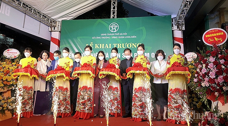 khai trương Điểm giới thiệu và bán sản phẩm OCOP tại địa chỉ 183 Ngô Gia Tự, quận Long Biên, Hà Nội