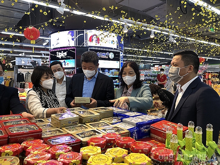 Đoàn kiểm tra công tác phục vụ Tết của thành phố Hà Nội 