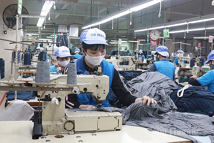 Sản xuất tại Công ty TNHH MTV Dệt kim Đông Xuân Sản xuất tại Công ty TNHH MTV Dệt kim Đông Xuân