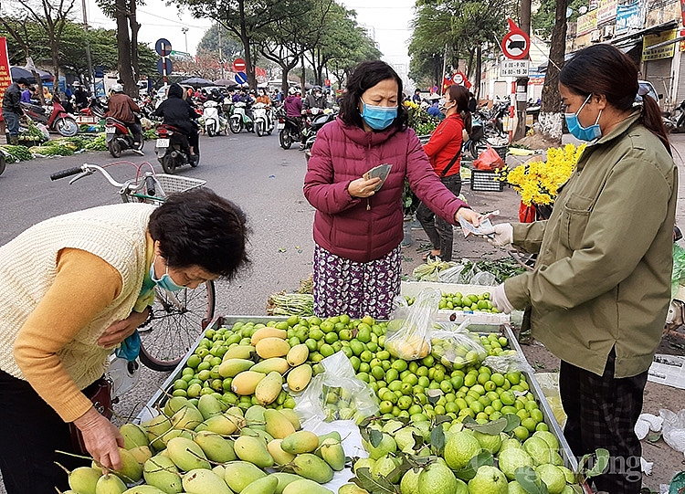 Trái cây đắt khách.