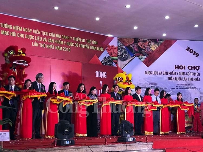 khai mac hoi cho duoc lieu lan thu nhat nam 2019