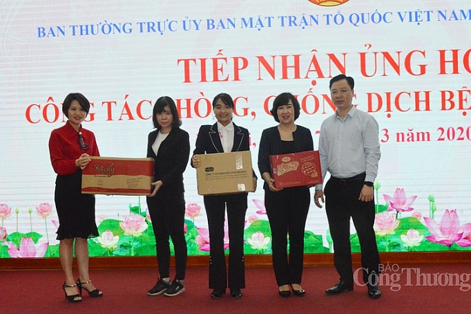 ha noi hang nghin phan qua ung ho nguoi dan cach ly tap trung dich covid 19