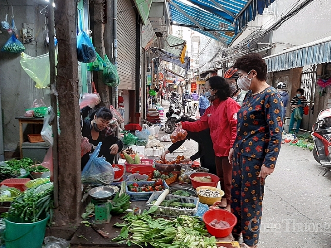 ha noi cho dan sinh sieu thi nguoi dan do xo di mua thuc pham chieu ngay 313