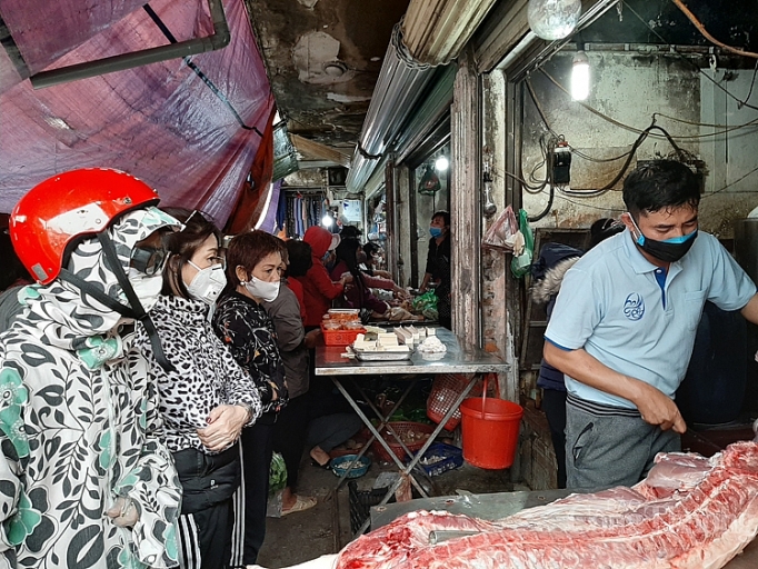 ha noi cho dan sinh sieu thi nguoi dan do xo di mua thuc pham chieu ngay 313