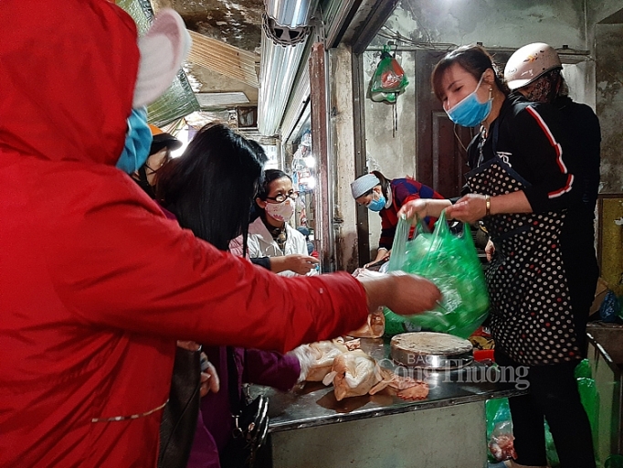 ha noi cho dan sinh sieu thi nguoi dan do xo di mua thuc pham chieu ngay 313