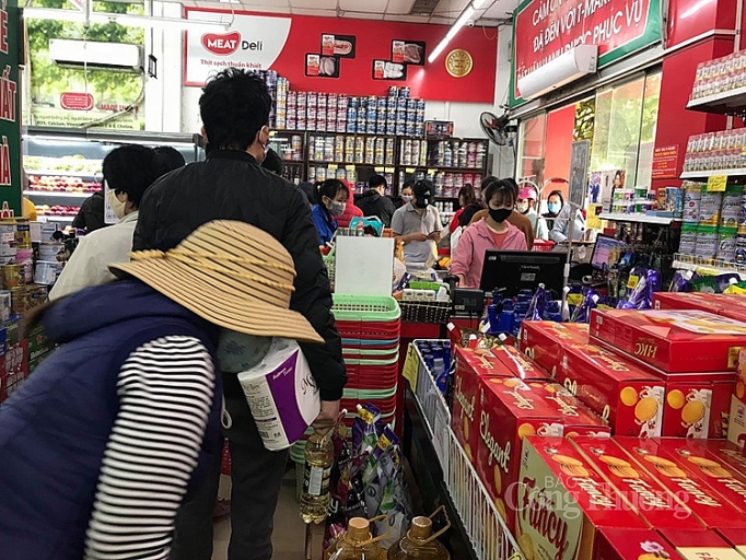 ha noi cho dan sinh sieu thi nguoi dan do xo di mua thuc pham chieu ngay 313