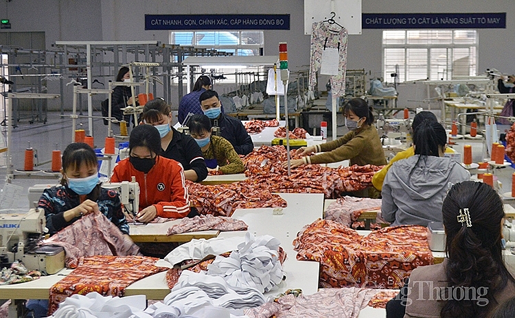 Hoạt động sản xuất đã bắt nhịp trở lại tại Công ty TNHH may mặc An Thắng Hoạt động sản xuất đã bắt nhịp trở lại tại Công ty TNHH may mặc An Thắng