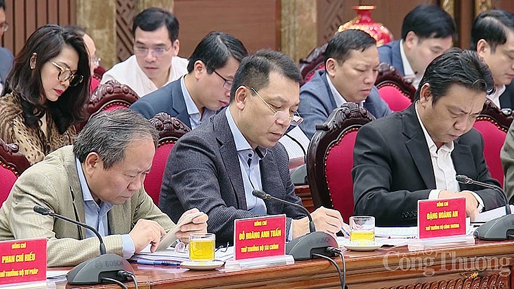 Thứ trưởng Bộ Công Thương Đặng Hoàng An tham dự buổi làm việc