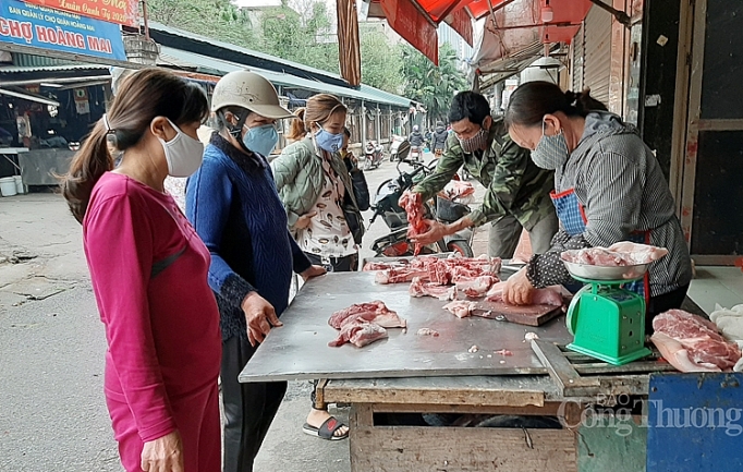 Giá thịt lợn chưa hạ nhiệt do tâm lý tích trữ vi sao gia thit lon van chua ha nhiet