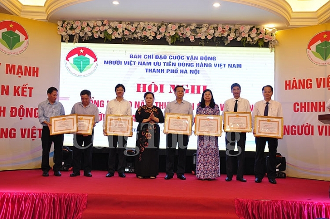 Hà Nội: Sáng tạo, chủ động trong triển khai Cuộc vận động "Người Việt Nam ưu tiên dùng hàng Việt Nam" ha noi sang tao chu dong trong trien khai cuoc van dong nguoi viet nam uu tien dung hang viet nam