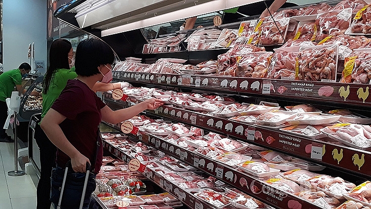 Người dân mua hàng tại siêu thị Fuji Mart Hoàng Cầu ngày 7/5 Người dân mua hàng tại siêu thị Fuji Mart Hoàng Cầu ngày 7/5