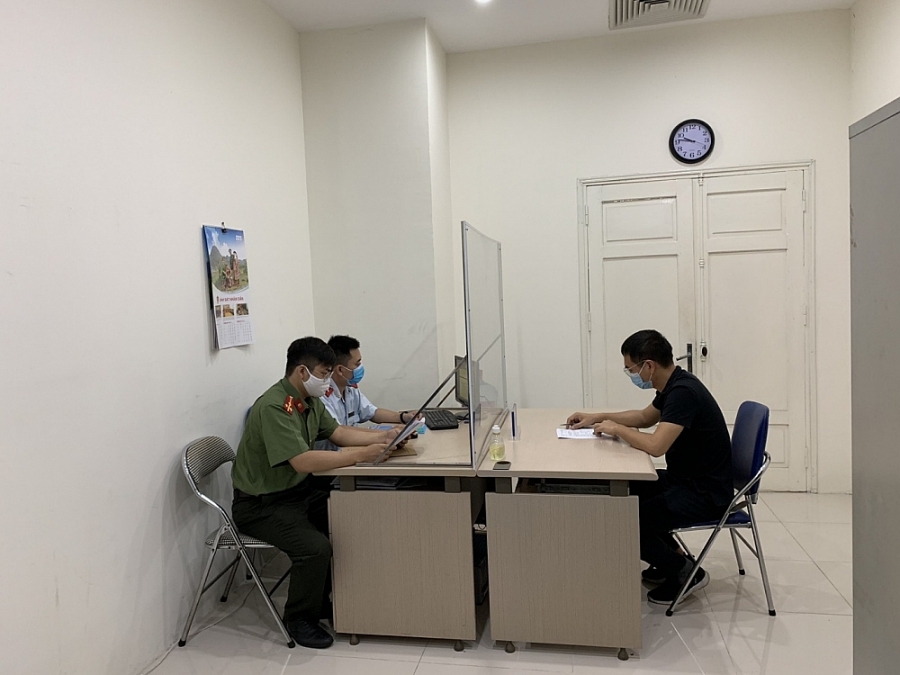 Thanh tra Sở Thông tin và Truyền thông Hà Nội đã xử phạt vi phạm hành chính đối với ông Trần Văn Duy số tiền 12,5 triệu đồng và buộc gỡ bỏ thông tin vi phạm. Thanh tra Sở Thông tin và Truyền thông Hà Nội đã xử phạt vi phạm hành chính đối với ông Trần Văn Duy số tiền 12,5 triệu đồng và buộc gỡ bỏ thông tin vi phạm.