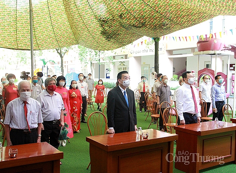 Cử tri cả nước hân hoan trong Ngày hội non sông Cử tri cả nước hân hoan trong Ngày hội non sông