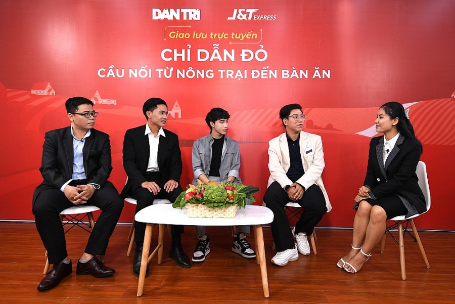 tọa đàm “Chỉ Dẫn Đỏ” do thương hiệu chuyển phát nhanh J&T Express tổ chức với chủ đề “Cầu nối từ nông trại đến bàn ăn” diễn ra mới đây tọa đàm “Chỉ Dẫn Đỏ” do thương hiệu chuyển phát nhanh J&T Express tổ chức với chủ đề “Cầu nối từ nông trại đến bàn ăn” diễn ra mới đây