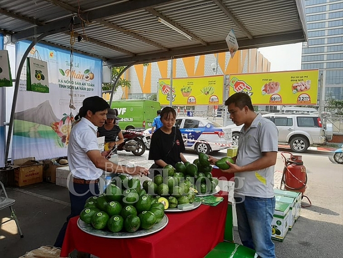 dua nhan son la den voi nguoi tieu dung thu do