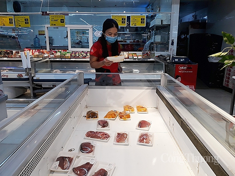 Quầy thịt tươi tại TTTM Vincom Phạm Ngọc Thạch tối 18/7