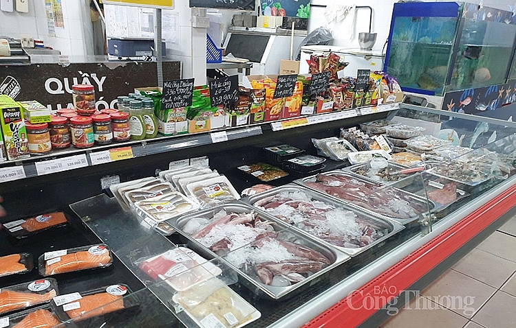 Quầy thực phẩm tươi sống luôn đầy hàng Quầy thực phẩm tươi sống luôn đầy hàng