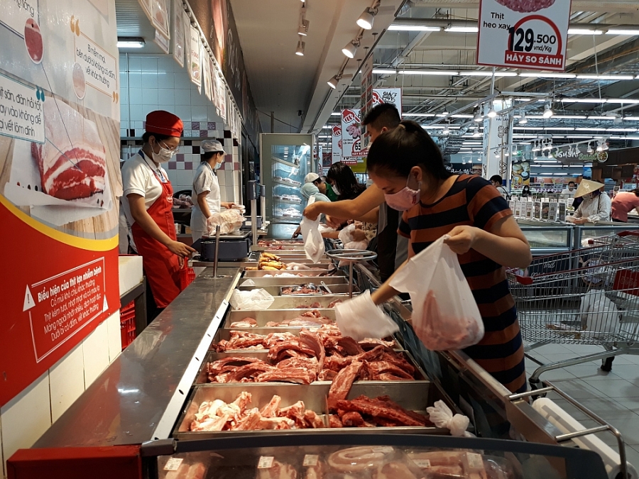 Hà Nội khuyến cáo người dân yên tâm không dự trữ hàng hóa, không tập trung đến các hệ thống phân phối tránh lây nhiễm dịch bệnh, TP đảm bảo đầy đủ hàng hóa thiết yếu phục vụ nhu cầu người dân.