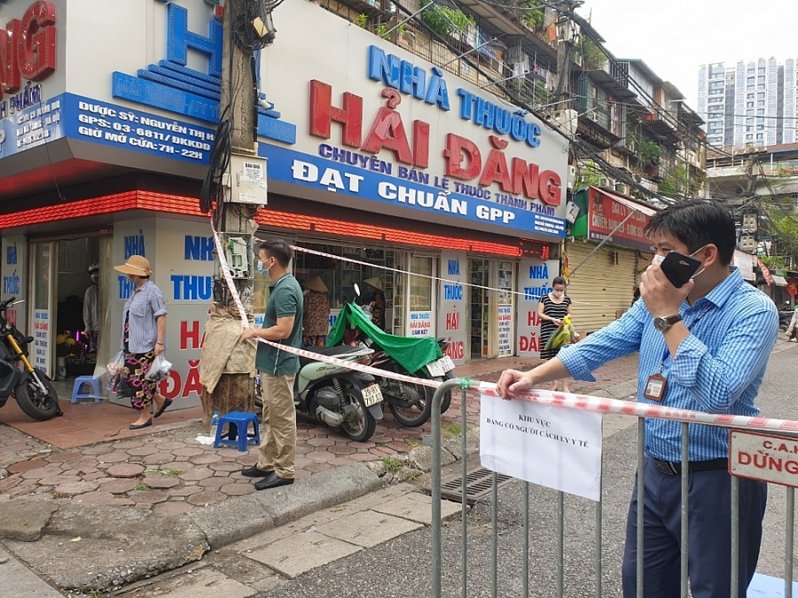 Hà Nội ngày đầu thực hiện giãn cách xã hội: Sức mua có tăng, chợ truyền thống và siêu thị đẩy mạnh bán online