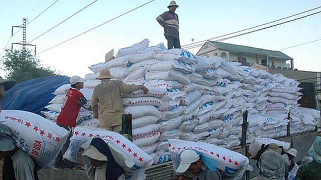 nhap khau phan bon 7 thang dau nam 2018 giam manh ca luong va gia tri