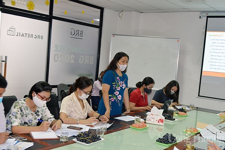 Bà Trần Thị Phương Lan - Phó Giám đốc Sở Công Thương Hà Nội phát biểu tại buổi làm việc 1709-so-cong-thuong-ha-noi-lam-viec-voi-brg