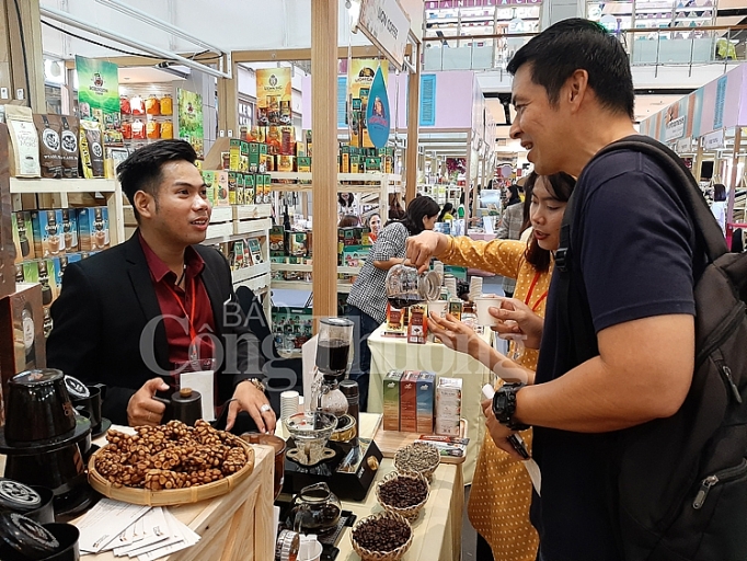 Khai mạc Tuần hàng Việt Nam tại Thái Lan 2019: Đưa sản phẩm Việt tiến sâu vào thị trường Thái Lan khai mac tuan hang viet nam tai thai lan 2019 dua san pham viet tien sau vao thi truong thai lan