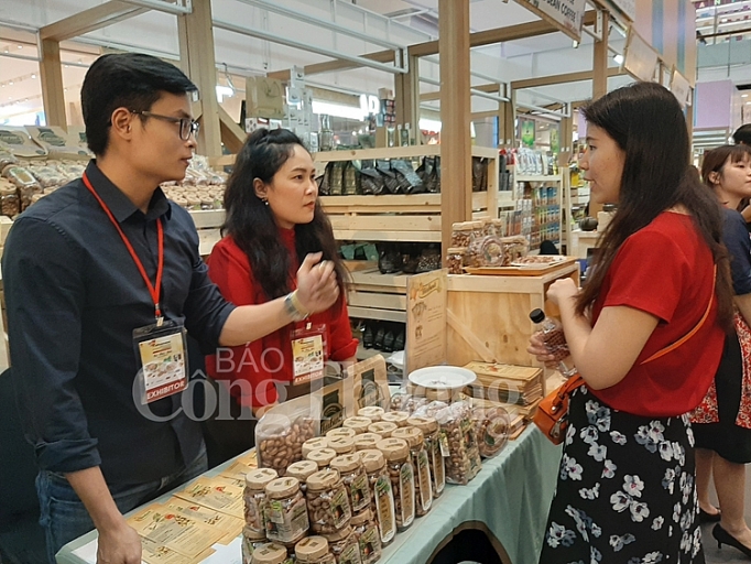 Khai mạc Tuần hàng Việt Nam tại Thái Lan 2019: Đưa sản phẩm Việt tiến sâu vào thị trường Thái Lan khai mac tuan hang viet nam tai thai lan 2019 dua san pham viet tien sau vao thi truong thai lan