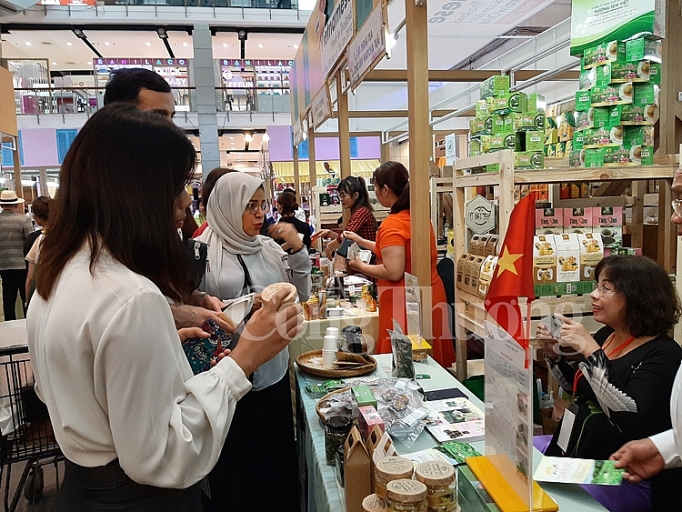 Khai mạc Tuần hàng Việt Nam tại Thái Lan 2019: Đưa sản phẩm Việt tiến sâu vào thị trường Thái Lan khai mac tuan hang viet nam tai thai lan 2019 dua san pham viet tien sau vao thi truong thai lan