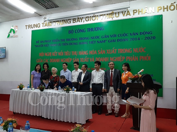 Kết nối tiêu thụ hàng hóa giữa doanh nghiệp sản xuất và phân phối khu vực biên mậu ket noi tieu thu hang hoa giua doanh nghiep san xuat va phan phoi khu vuc bien mau