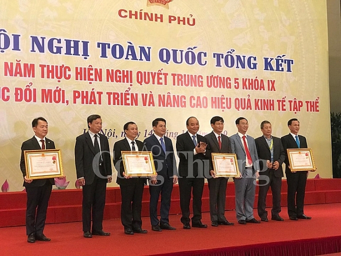 “3 đồng hành, 5 hỗ trợ” trong phát triển kinh tế tập thể, hợp tác xã thu tuong nguyen xuan phuc 3 dong hanh 5 ho tro trong phat trien kinh te tap the hop tac xa